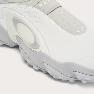 Oakley Edge Icon - White – Bisque Golf Oakley Edge Icon - White – Bisque Golf