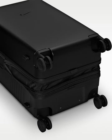 Nike Medium Checked Luggage 26" Hardshell (96L) - Black