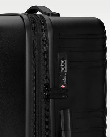 Nike Medium Checked Luggage 26" Hardshell (96L) - Black