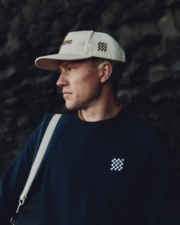 Manors Golf Merino Tech Crewneck Midnight detail 1